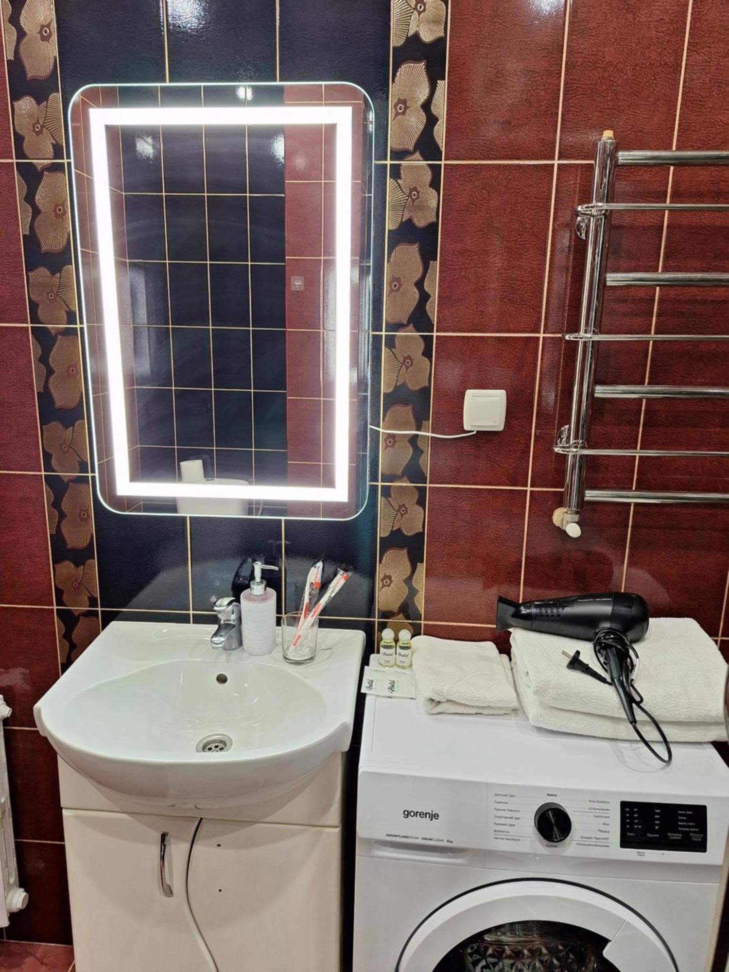 Однокімна Квартира Біля Каштанової Алеї У Центрі Полтави Мережа Alexapartments Документи Для Відряджень Безконтатне Заселення 24-7 Πολτάβα Εξωτερικό φωτογραφία