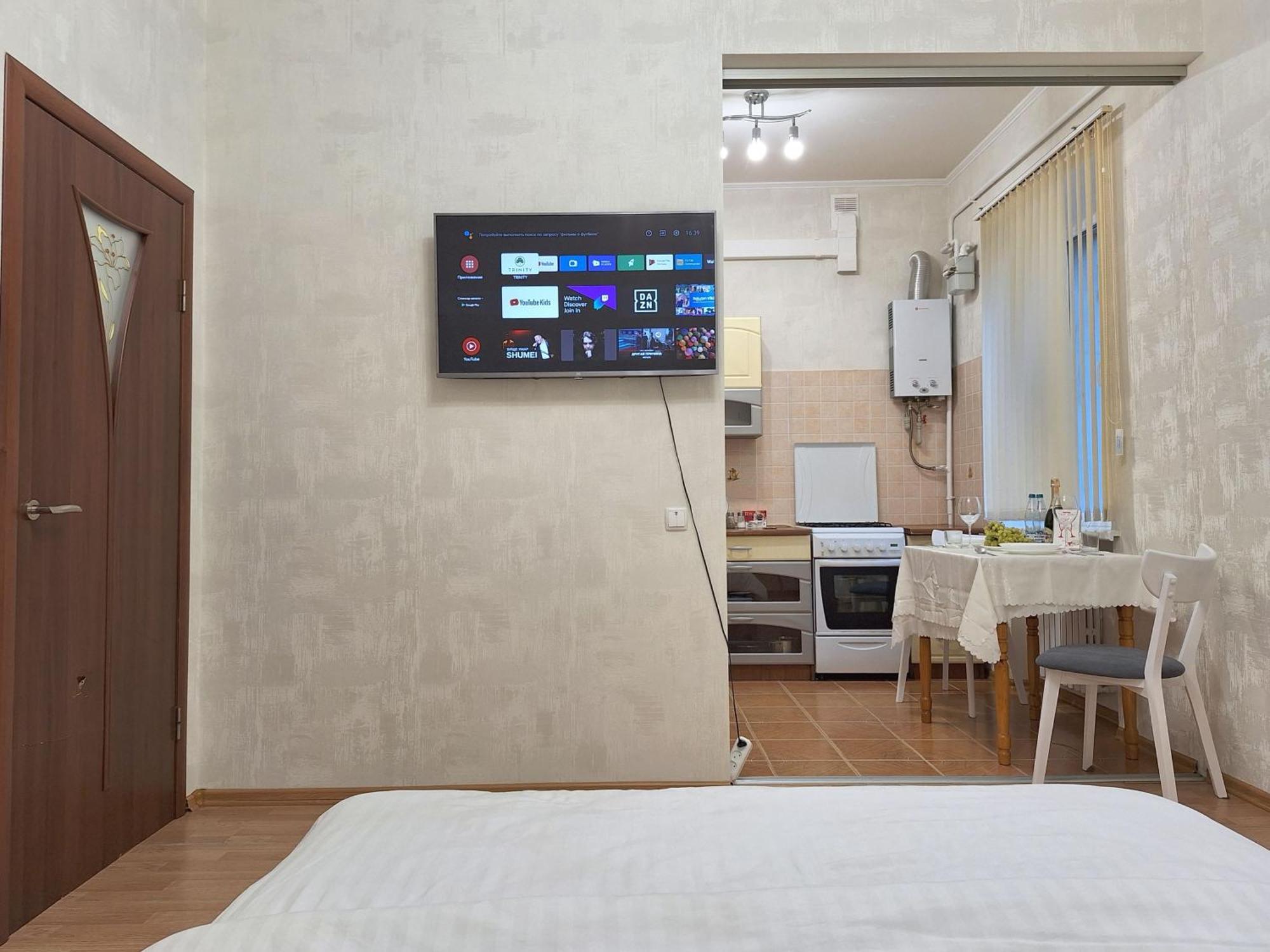 Однокімна Квартира Біля Каштанової Алеї У Центрі Полтави Мережа Alexapartments Документи Для Відряджень Безконтатне Заселення 24-7 Πολτάβα Εξωτερικό φωτογραφία